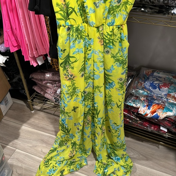 Floral Romper - Picture 3 of 8